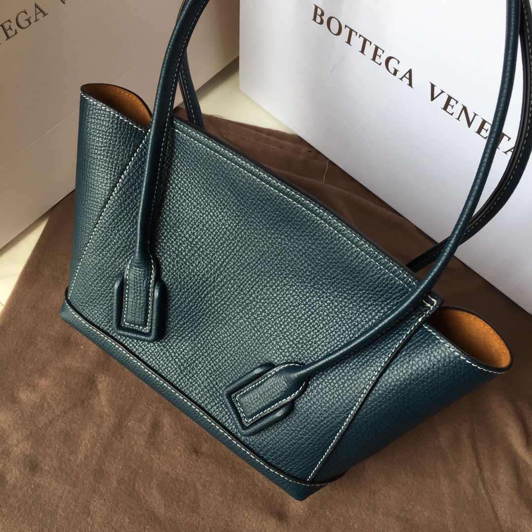 보테가베네타 Arco 레더 스몰 네이비 토트백